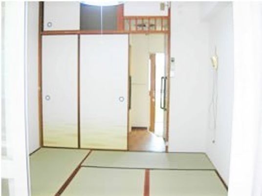 清潔な和室の一角