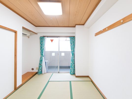 和室の居室内観