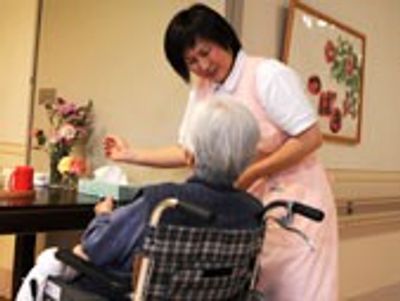 優しさ溢れる介助場面