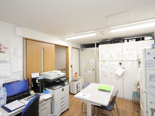 整理整頓されたスタッフ室