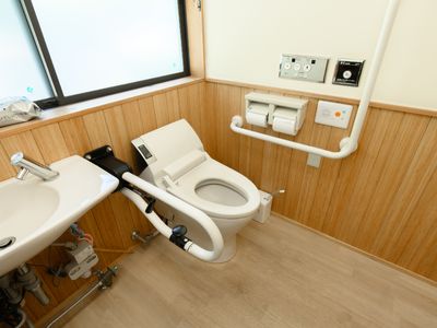 バリアフリー対応のトイレ