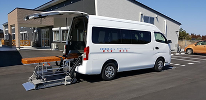 車いす対応の送迎車