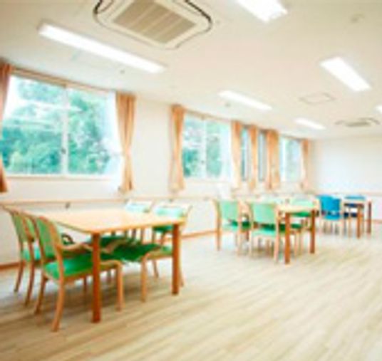 明るい居室の様子