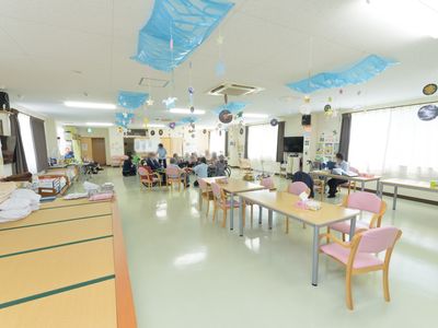 デイルームの広々とした景観