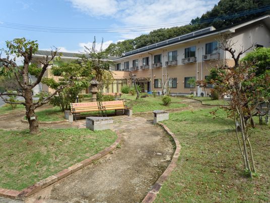 緑豊かな中庭