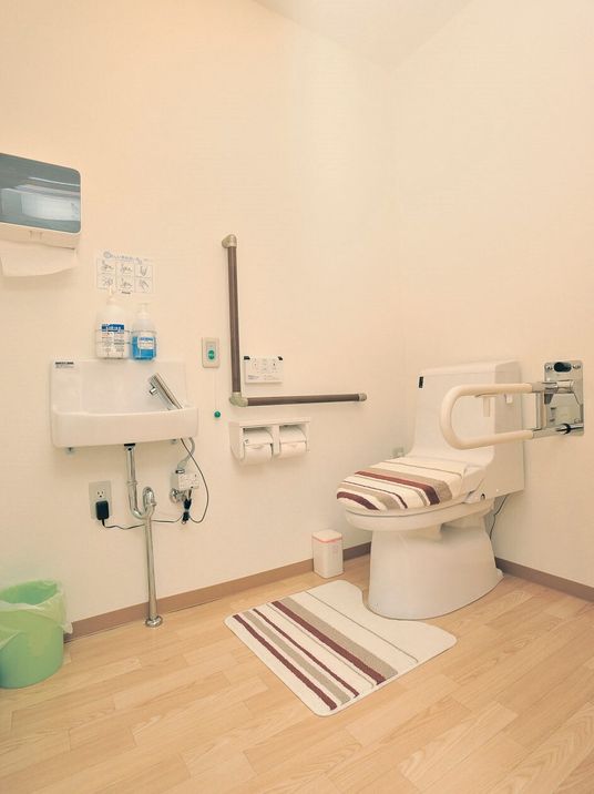 バリアフリー対応トイレ設備