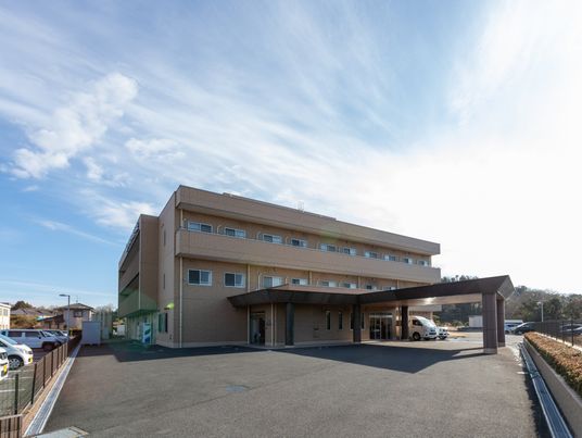 広々とした建物の外観