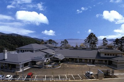 広々とした建物の外観