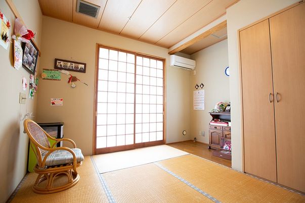 自然光の入る和室