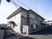 広々とした建物の外観