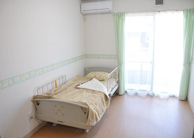 自然光の差し込む居室