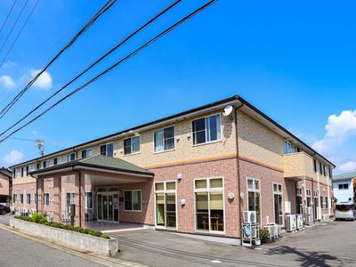 レンガ造りの快適な外観