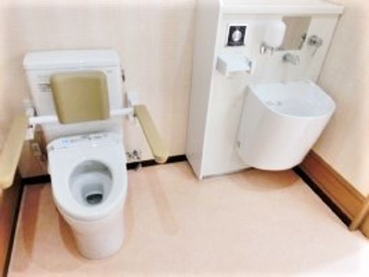 バリアフリーのトイレ設備