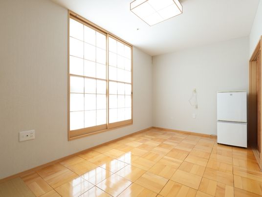 広々とした明るい居室