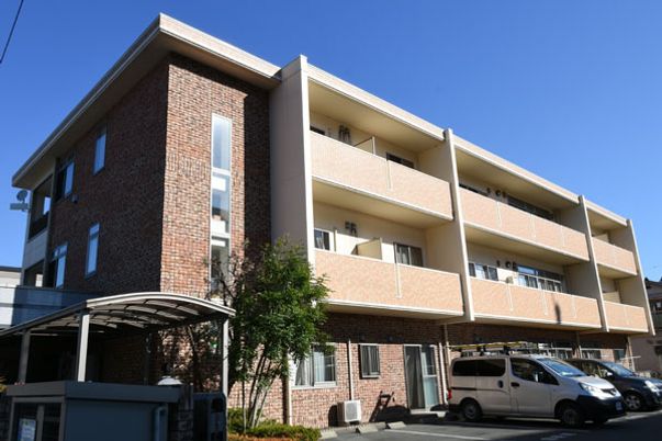 3階建ての外観