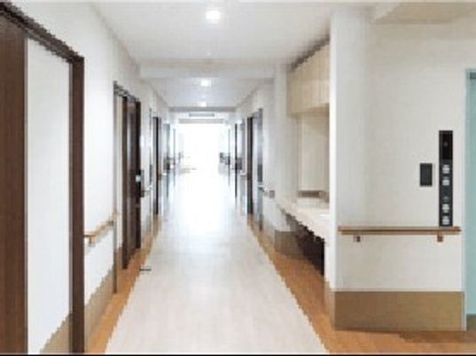 明るい清潔な廊下