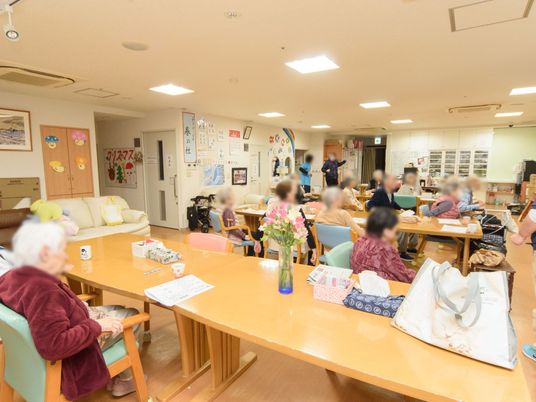 多くの人が集う居室