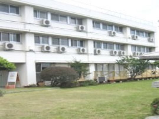 庭付き施設の外観