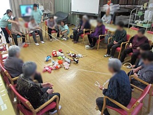 笑顔の交流と輪