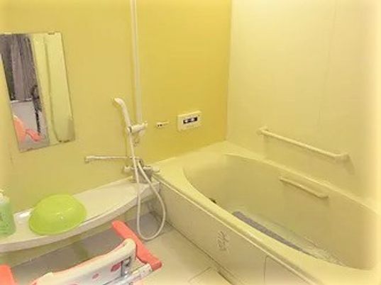 手すり付き浴室