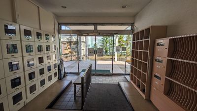 開放的なエントランス