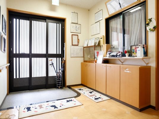 受付と靴の置き場