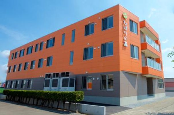 3階建ての建物外観