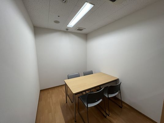 スタッフ会議室