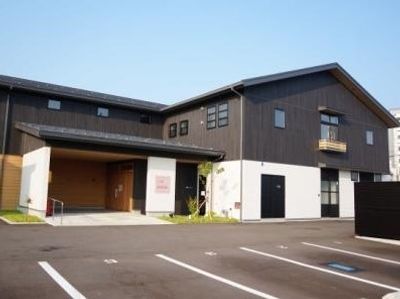モダンな建物の外観