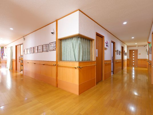 整った環境の廊下