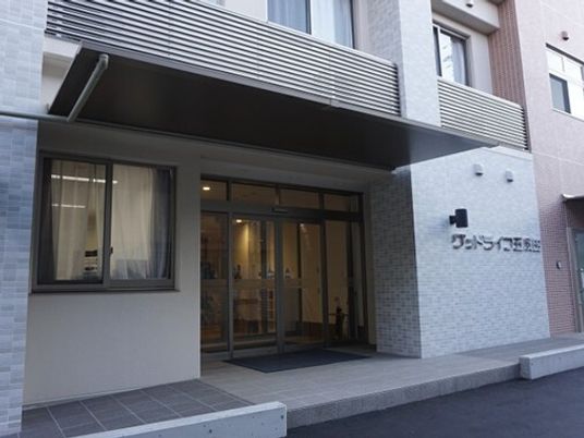 清潔感のある施設の入口