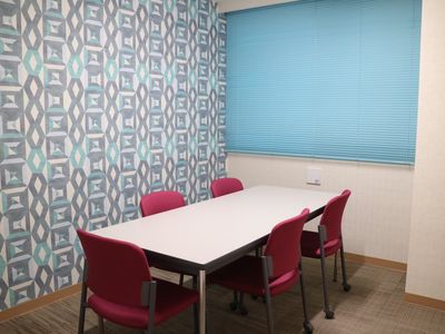 スタッフミーティング部屋