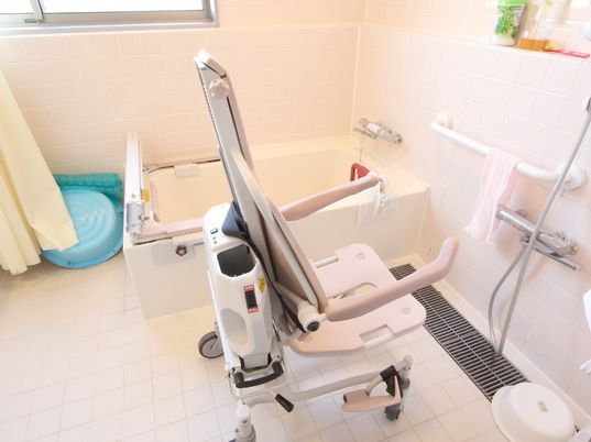 介護用バスリフト付浴室