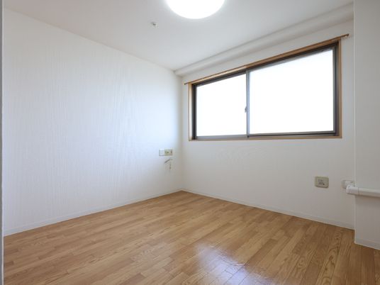 明るく清潔な居室