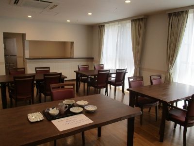 自然光が入るダイニング