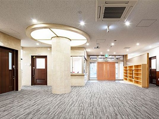 広々とした廊下