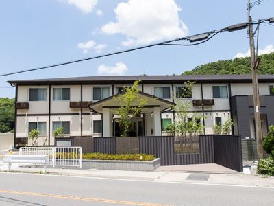 モダンな建物のエントランス