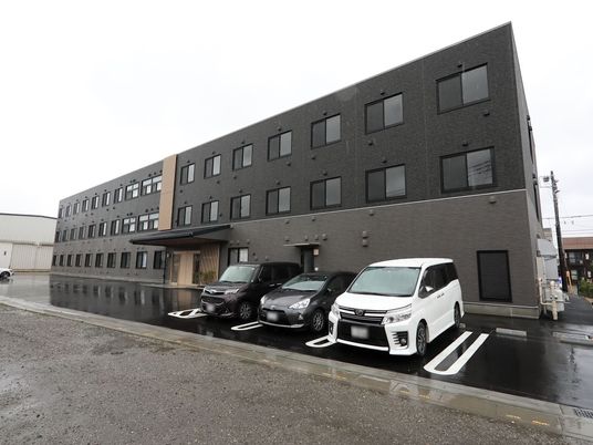 モダンな建物の外観