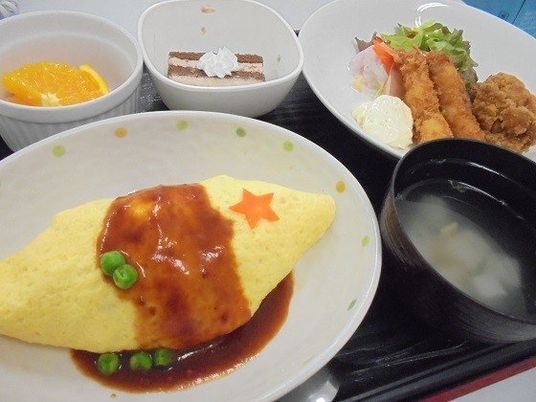 手作りオムライスの昼食