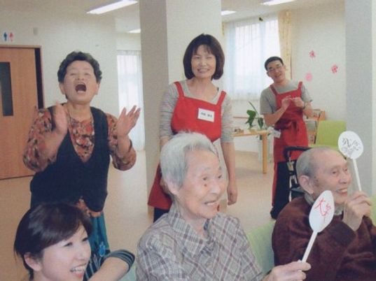 笑顔あふれる居室の様子