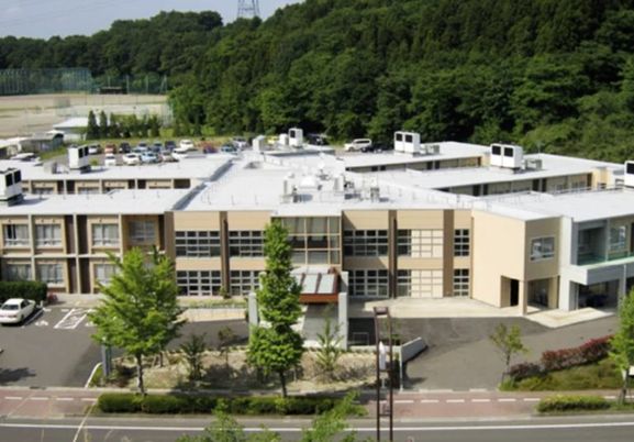 広大な施設の外観