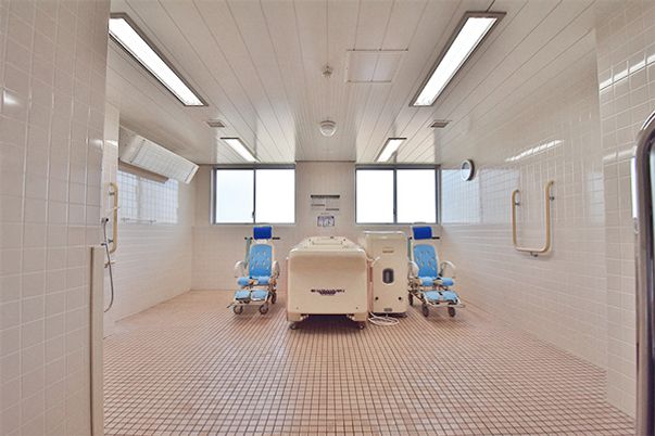 広々とした浴室