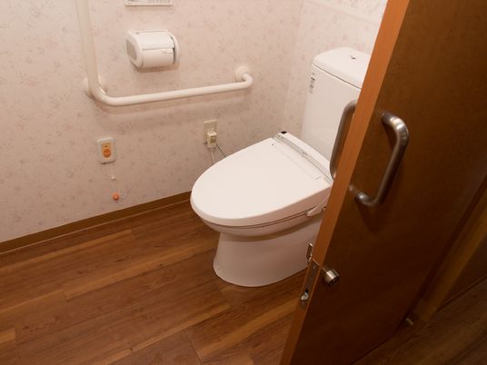 バリアフリーのトイレ設備