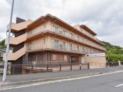 多階層の建物外観