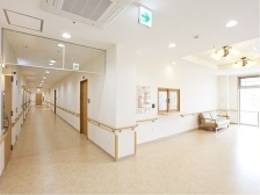 清潔で明るい廊下