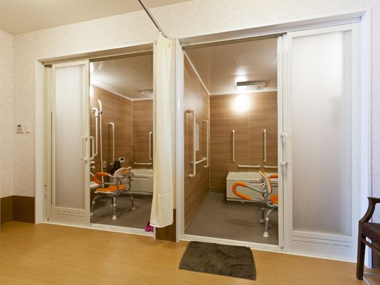 スタッフ用浴室設備