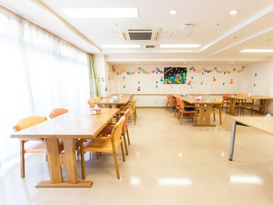 広々とした食堂の様子