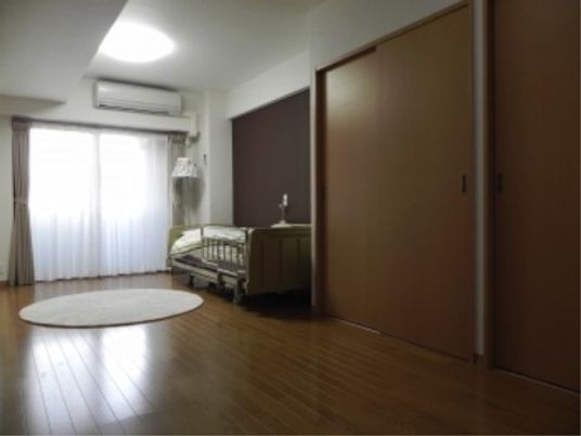 落ち着いた雰囲気の居室