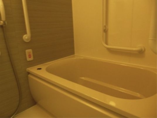安全に配慮された浴室