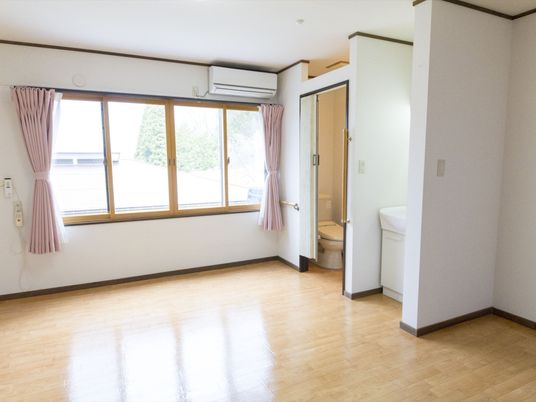 洋室とトイレの入口